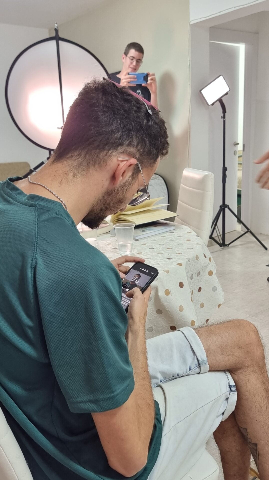 מאחורי הקלעים עם דוד אוחיון